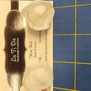 La Ti Da Handmade White Rose Foam 1.25" Earrings